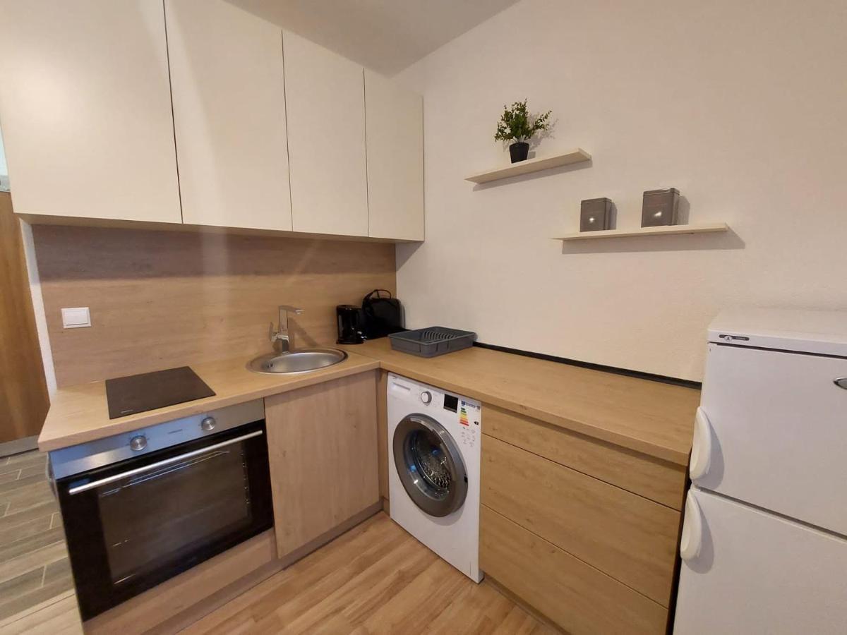 Utulny Apartman V Centre Bb Banska Bystrica Ngoại thất bức ảnh